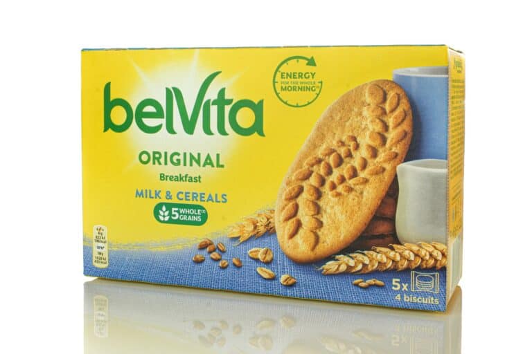 Can Dogs Eat Crackers? Answers for 45+ Types of Crackers