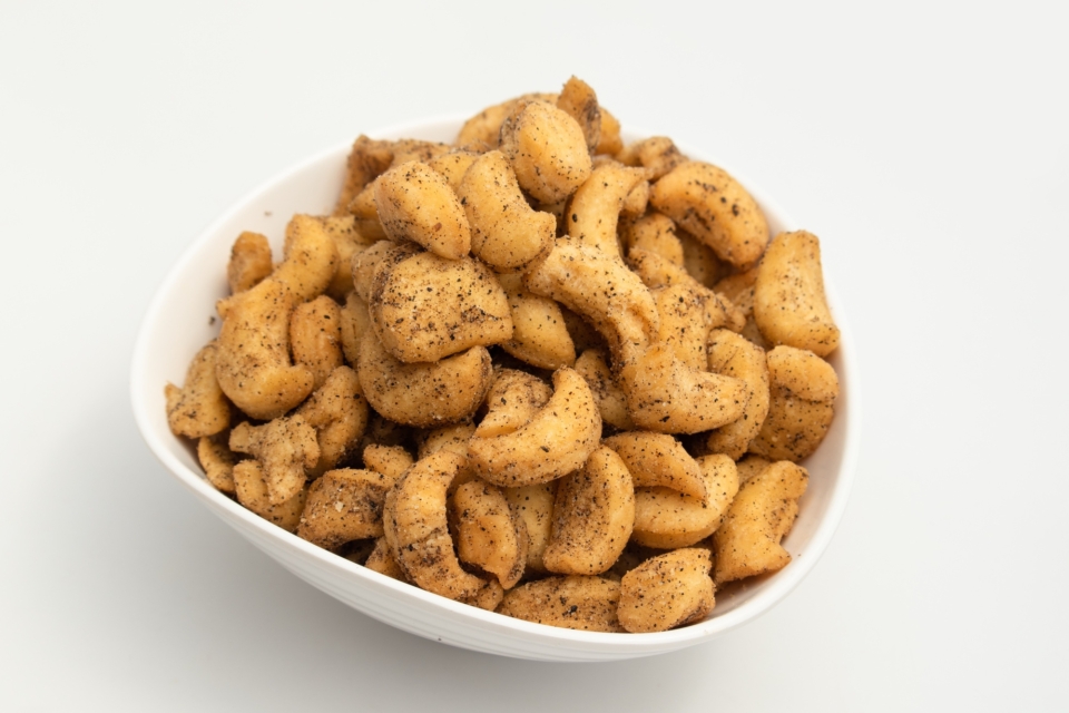 Can Dogs Eat Crackers? Answers for 45+ Types of Crackers